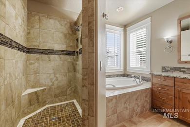 Experience exceptional quality and comfort in this beautifully - photo 21