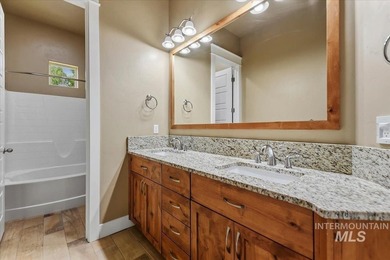 Experience exceptional quality and comfort in this beautifully - photo 27