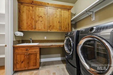 Experience exceptional quality and comfort in this beautifully - photo 29