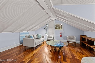 Charming 3-bedroom, 2-bathroom main house PLUS separate cottage - photo 31