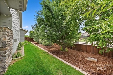 Experience exceptional quality and comfort in this beautifully - photo 37