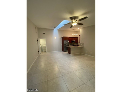 Beautifully updated 2 bedroom and 2 bathroom condo with a - photo 3