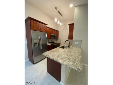 Beautifully updated 2 bedroom and 2 bathroom condo with a - photo 4