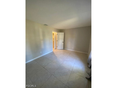 Beautifully updated 2 bedroom and 2 bathroom condo with a - photo 5