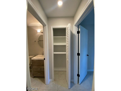 Beautifully updated 2 bedroom and 2 bathroom condo with a - photo 9