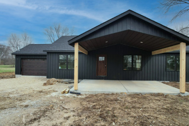 Beautiful Ranch with 2 covered Porches! SOLD - photo 18
