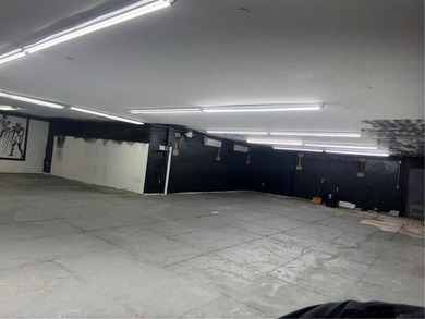 Great investment, 3 stores about 6,362 sq fts, plus 10 in door - photo 12