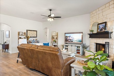 Assumable FHA Loan of 420,000 at 4.99! Sellers are - photo 13