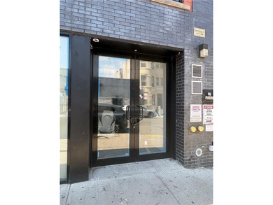 Great investment, 3 stores about 6,362 sq fts, plus 10 in door - photo 14