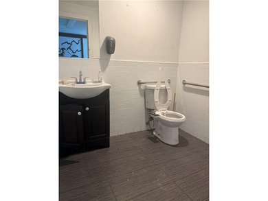 Great investment, 3 stores about 6,362 sq fts, plus 10 in door - photo 16