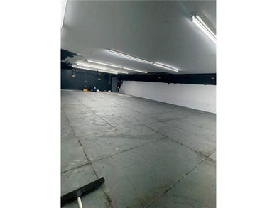 Great investment, 3 stores about 6,362 sq fts, plus 10 in door - photo 19