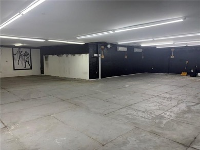 Great investment, 3 stores about 6,362 sq fts, plus 10 in door - photo 20