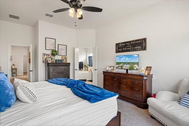 Assumable FHA Loan of 420,000 at 4.99! Sellers are - photo 20
