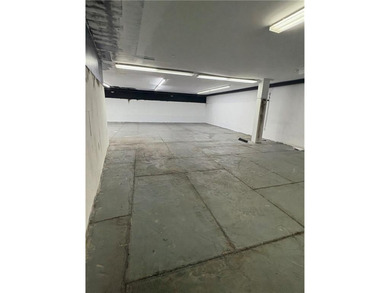 Great investment, 3 stores about 6,362 sq fts, plus 10 in door - photo 22