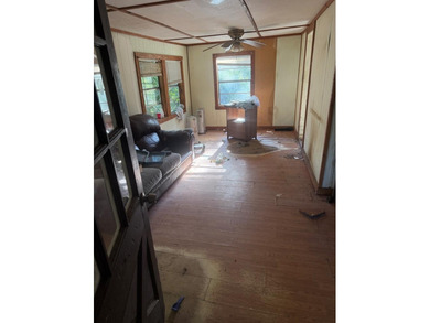 Rare opportunity- Quiet corner location in city historic - photo 7