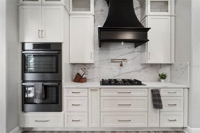 Exquisite Waterfront Estate | 200' of Shoreline..
Brand New - photo 7