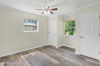 Great home in College Park perfect for First Time Home Buyer - photo 11