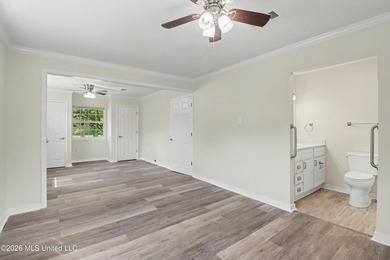 Great home in College Park perfect for First Time Home Buyer - photo 12