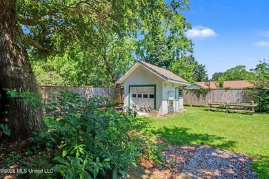 Great home in College Park perfect for First Time Home Buyer - photo 15