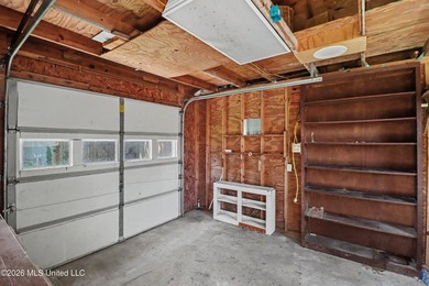 Great home in College Park perfect for First Time Home Buyer - photo 16