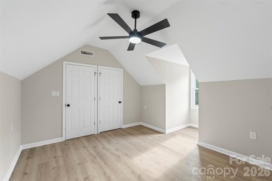 Welcome home to this recently renovated 4-bedroom property - photo 27