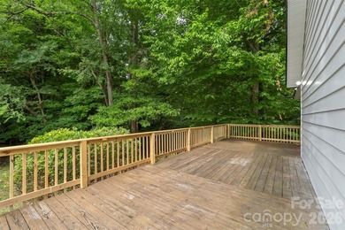 Welcome home to this recently renovated 4-bedroom property - photo 32