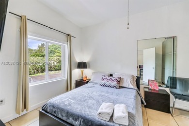 Spectacular Waterfront DUPLEX Property just Steps from Downtown - photo 33