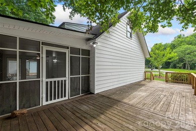 Welcome home to this recently renovated 4-bedroom property - photo 34