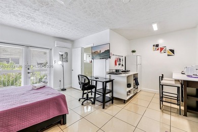 Spectacular Waterfront DUPLEX Property just Steps from Downtown - photo 44