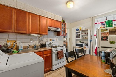 **A prewar two-bedroom in the heart of Williamsburg, priced to - photo 3