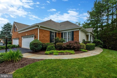 Welcome to this exceptional end-unit Glenhurst model patio home - photo 4