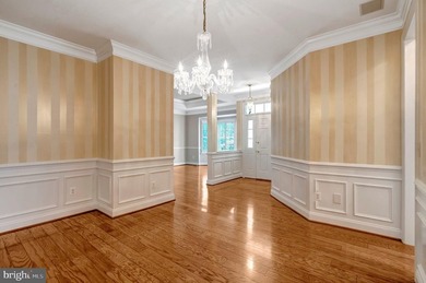 Welcome to this exceptional end-unit Glenhurst model patio home - photo 8