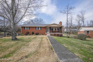 (private lake, pond, creek) Home Sale Pending in Knoxville Tennessee