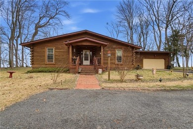 This beautiful, well-preserved log home, 3 BR, 2BA 1934sq ft is - photo 3