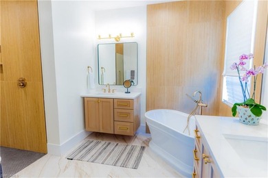 AMAZING and UNIQUE OPPORTUNITY for 5 BEDROOM, 4 1/12 BATH HOME - photo 23