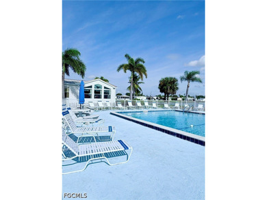 Welcome to easy Florida living in this spacious manufactured - photo 3