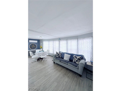 Welcome to easy Florida living in this spacious manufactured - photo 4