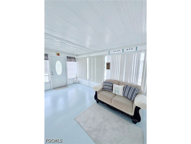 Welcome to easy Florida living in this spacious manufactured - photo 6