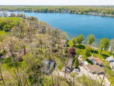 **PRICED TO SELL**Beautifully updated nearly 3000 sqft Lakehouse - photo 2