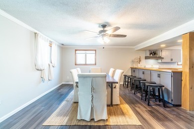 **PRICED TO SELL**Beautifully updated nearly 3000 sqft Lakehouse - photo 6