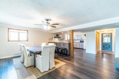 **PRICED TO SELL**Beautifully updated nearly 3000 sqft Lakehouse - photo 7