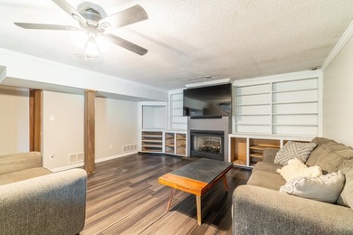 **PRICED TO SELL**Beautifully updated nearly 3000 sqft Lakehouse - photo 9