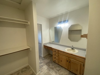 A prime investment opportunity offering 1,600 sq ft duplex - photo 34