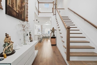 A Fabulous Jamestown Townhouse has a dramatic 2 Story Grand - photo 4