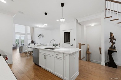 A Fabulous Jamestown Townhouse has a dramatic 2 Story Grand - photo 6