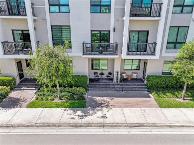 Lake Condo For Sale in Doral, Florida