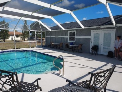 Pool home back on the Market. Tenants have moved out and it's - photo 3