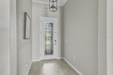 Welcome to this stunning 3-bedroom, 2-bathroom single-family - photo 4
