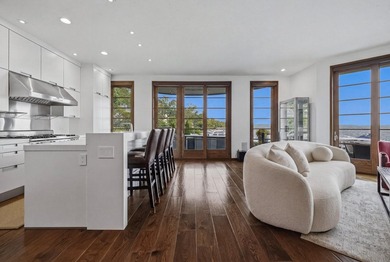 Welcome to pier 240. Here you'll find an impeccably maintained - photo 18