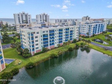 (private lake, pond, creek) Condo For Sale in New Smyrna Beach Florida